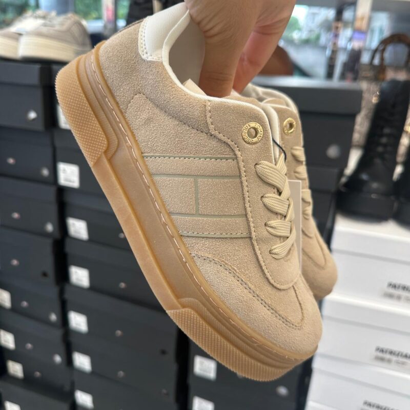 TOMMY HILFIGER beige / off white